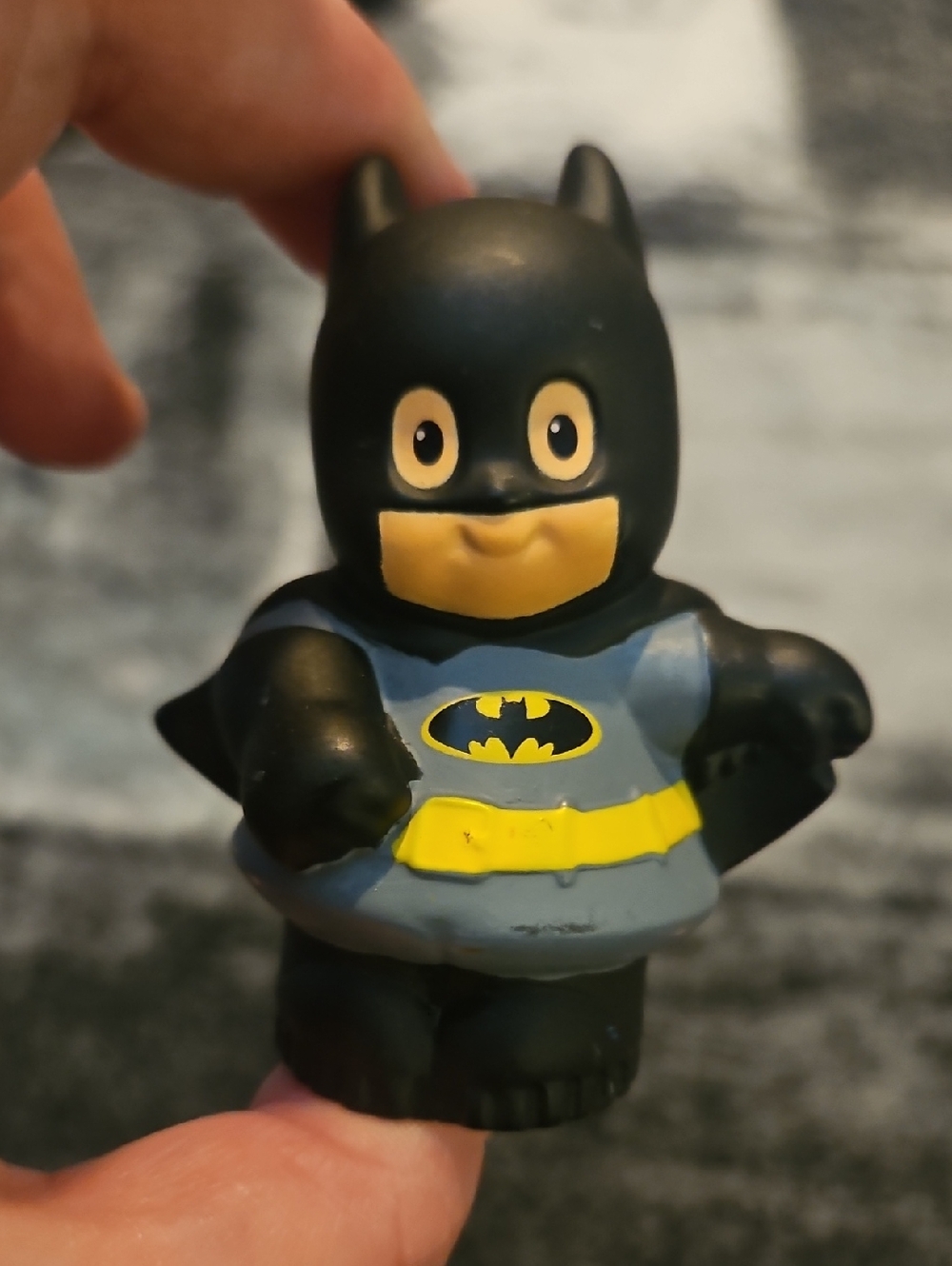 Fisher-Price Little People DC Super Friends Batman figure - Picture 1 of 7